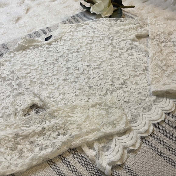 𝚕𝚘𝚗𝚐 𝚜𝚕𝚎𝚎𝚟𝚎 𝚕𝚊𝚌𝚎 𝚌𝚛𝚘𝚙 𝚝𝚘𝚙 🝮 𝚜𝚒𝚣𝚎 𝚖𝚎𝚍𝚒𝚞𝚖 - Picture 2 of 8